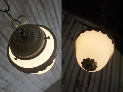 他の写真1: アンティーク　小型ミルクガラス　吊り下げランプ