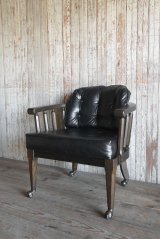 アンティーク　キャスター付き　アームチェア