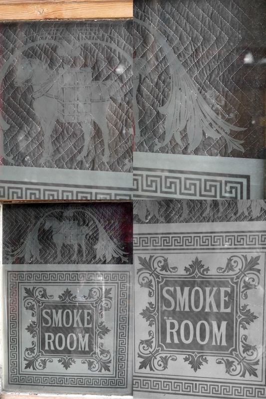 画像: アンティーク　1800年代後期　SMOKE ROOM　ミルクペイント　ガラス×ウッド　窓枠 